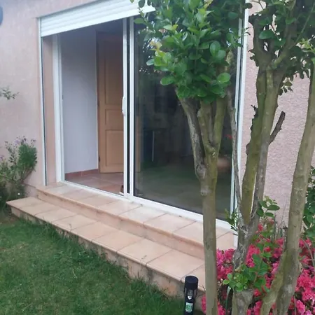 Lejlighed Avec Piscine . *