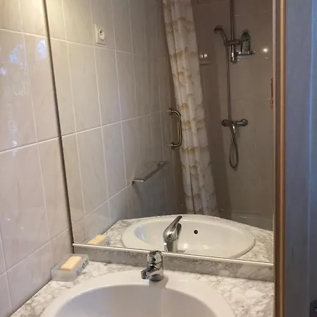 Apartament Avec Piscine . *