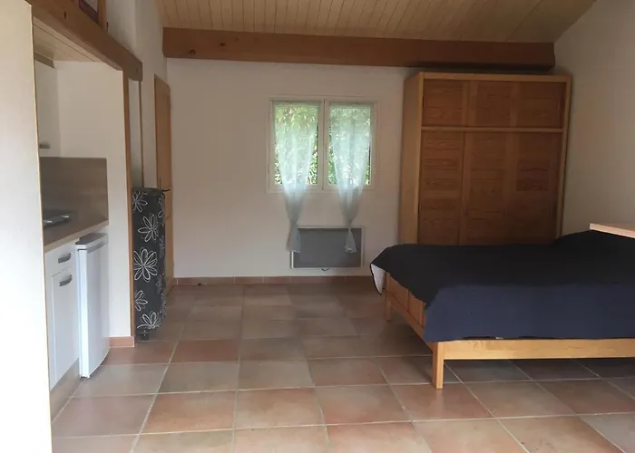 Avec Piscine . Apartman *