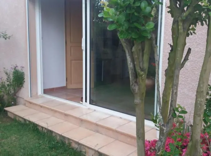 Apartman Avec Piscine . *